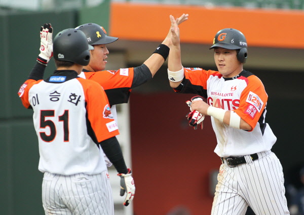 전준우선수의 적시타